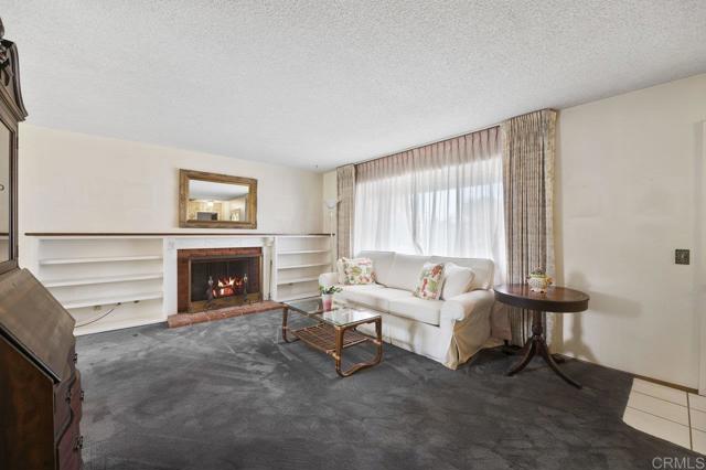 1113 Camino Del Sol Circle, Carlsbad CA: https://media.crmls.org/mediaz/5ee0ab38-bf7b-482d-8bc0-40eaef887551.jpg