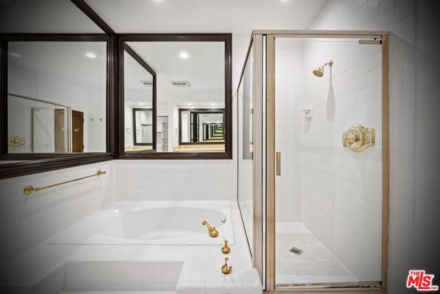 15500 W Sunset Boulevard, Pacific Palisades CA: https://media.crmls.org/mediaz/5ee0c28d-e15a-4ea0-ae2e-69e7640cbb25.jpg
