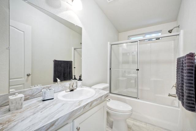 2700 E valley park way, Escondido CA: https://media.crmls.org/mediaz/5ee11349-3381-44aa-bfe9-8f49f5acc43f.jpg