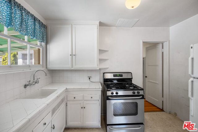 2725 Midvale Avenue, Los Angeles CA: https://media.crmls.org/mediaz/5ee18ffb-0ee2-49b0-a624-1b2f7d15f064.jpg