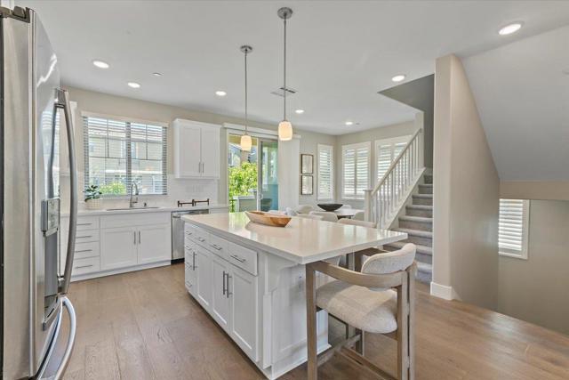639 Cinnamon Circle, Mountain View CA: https://media.crmls.org/mediaz/5ee1f422-df5b-4e1f-be31-00a06537667e.jpg