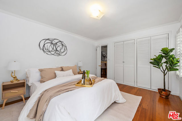 10545 Selkirk Lane, Los Angeles CA: https://media.crmls.org/mediaz/5ee227a1-4461-4a53-bb8a-29e39d969d3b.jpg