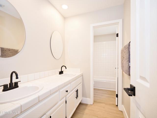 2461 Kirsten Lee Drive, Westlake Village CA: https://media.crmls.org/mediaz/5ee2c07b-48fa-4e3a-a42d-4fffa5c2b1cd.jpg