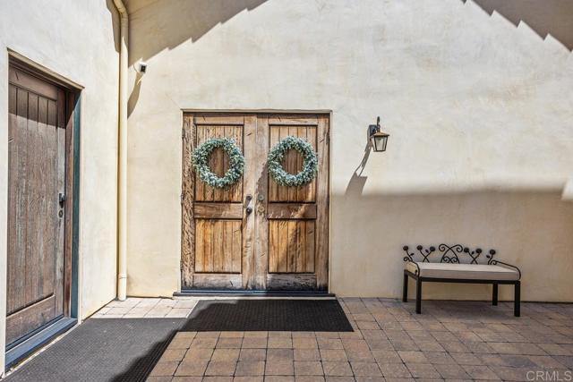 3433 Western Springs Rd, Encinitas CA: https://media.crmls.org/mediaz/5ee32440-ad78-4cfc-94ea-7daa11b6fad9.jpg