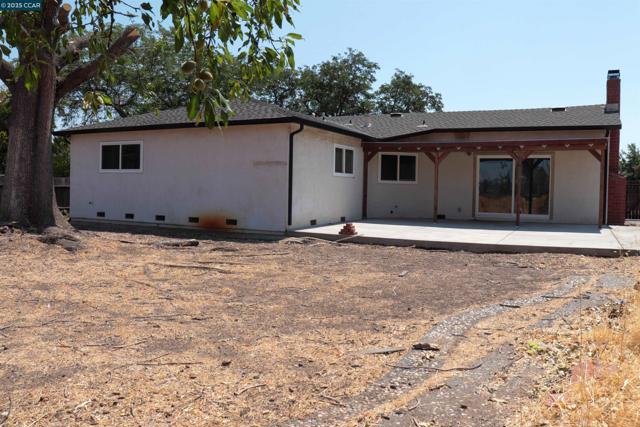 3804 Malibu, Pittsburg CA: https://media.crmls.org/mediaz/5ee32592-33de-4ab0-85ca-b19fade0780f.jpg