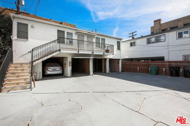 224 S Gale Drive, Beverly Hills CA: https://media.crmls.org/mediaz/5ee39920-07ab-4541-b806-ab29eff6198a.jpg