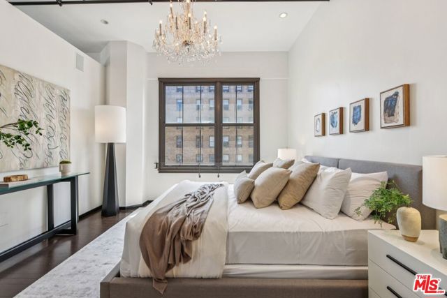 1645 N Vine Street, Los Angeles CA: https://media.crmls.org/mediaz/5ee3c3e1-428c-40b4-8434-6d361adf4d45.jpg