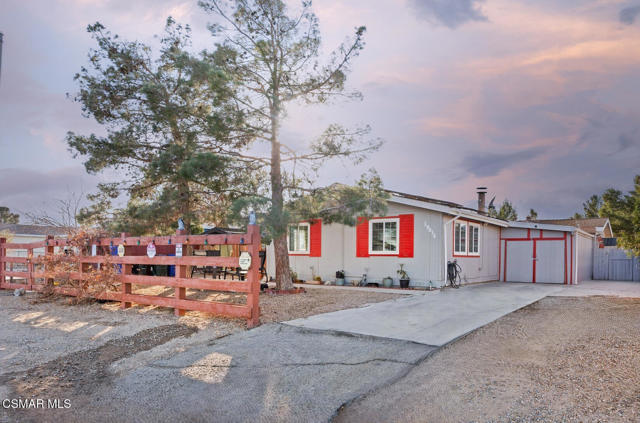 19036 Janine Street, Adelanto CA: https://media.crmls.org/mediaz/5ee3d0f3-2ae0-4a17-b603-9ce21e215704.jpg