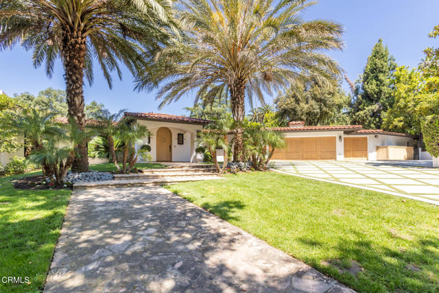 4435 Encinas Drive, La Canada Flintridge CA: https://media.crmls.org/mediaz/5ee50cd6-b70b-41e0-8784-9b89202e9b7f.jpg