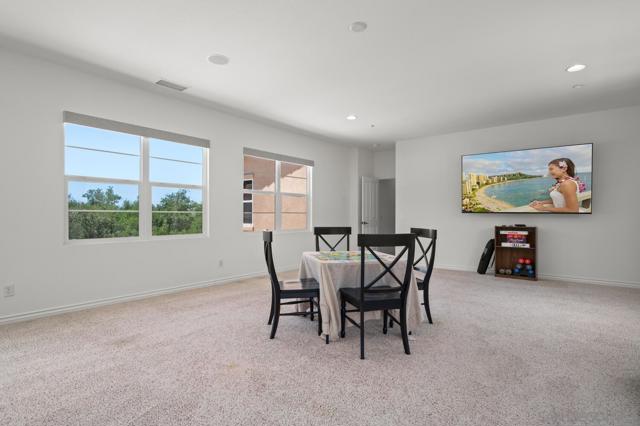 1272 Chateau Montelena, Bonsall CA: https://media.crmls.org/mediaz/5ee52d38-c297-499d-b8fa-a346603981bf.jpg