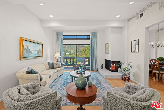 1622 Michael Lane, Pacific Palisades CA: https://media.crmls.org/mediaz/5ee55367-46b9-4201-ba47-c1dabe9f395f.jpg