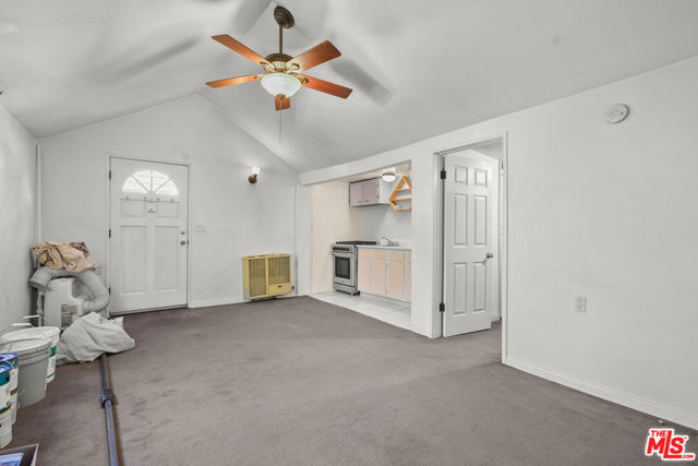 656 Parkman Avenue, Los Angeles CA: https://media.crmls.org/mediaz/5ee56e86-1edb-47ee-a8b3-7c6f52ebf7b2.jpg