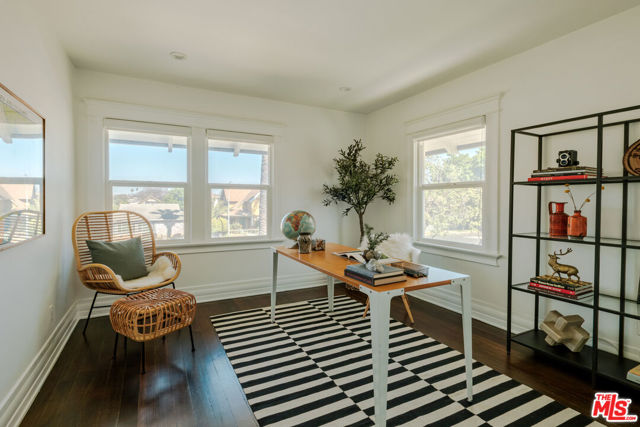 2907 Halldale Avenue, Los Angeles CA: https://media.crmls.org/mediaz/5ee59169-75e8-4209-80f7-bdb8b952822d.jpg