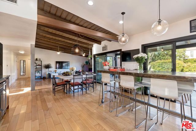 Image 8 of 33 For 8730 Encino Avenue