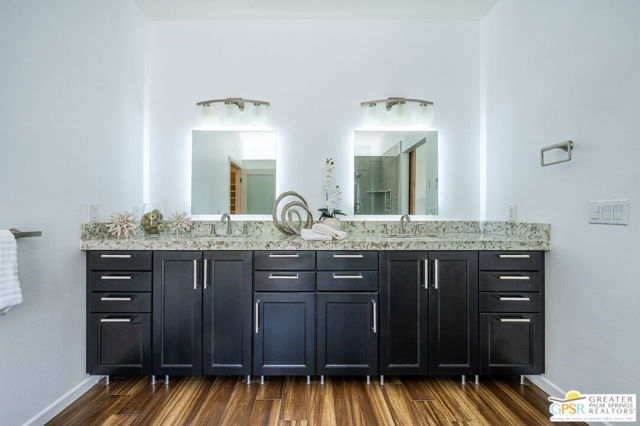 3770 Torito Circle, Palm Springs CA: https://media.crmls.org/mediaz/5ee5d2dd-ce78-4300-bac6-52e2cf521b11.jpg