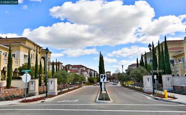 4650 Rimini Ct, Dublin CA: https://media.crmls.org/mediaz/5ee69018-d0d7-4b3b-832a-f1026dc7c874.jpg