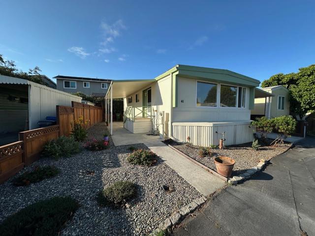220 Mar Vista #41 Drive, Aptos CA: https://media.crmls.org/mediaz/5ee7cc7d-69db-4be3-ae0a-e56c466dc4ad.jpg