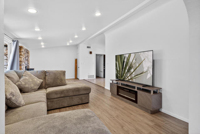 7504 Balsa Avenue, Yucca Valley CA: https://media.crmls.org/mediaz/5ee8230e-6035-4fe4-8f36-da75328cac89.jpg