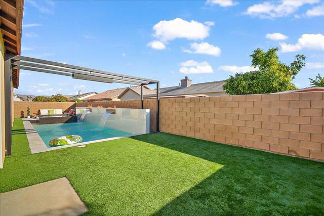 47450 Manteca Court, Indio CA: https://media.crmls.org/mediaz/5ee840b4-501b-4909-8cee-d2c8b0c80892.jpg