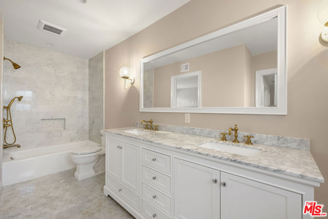 8306 Skyline Drive, Los Angeles CA: https://media.crmls.org/mediaz/5ee859ae-3086-4b6a-8487-bbb5dca8aaea.jpg