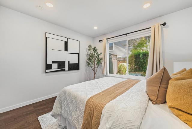 851 Peary Lane, Foster City CA: https://media.crmls.org/mediaz/5ee8c6d9-0515-4969-aa21-8def16f9ad40.jpg