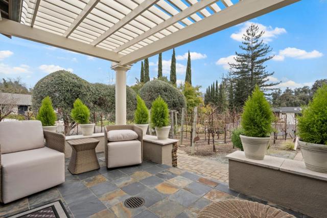 Image 9 of 61 For 18137 Via Encantada
