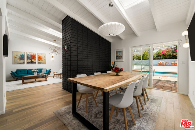 23020 Lita Place, Woodland Hills CA: https://media.crmls.org/mediaz/5eea0196-0161-433c-aac6-47790c17c82a.jpg