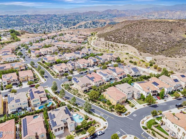 27636 Camellia Drive, Saugus CA: https://media.crmls.org/mediaz/5eea1729-fc66-4e58-93de-ed96a166ab27.jpg