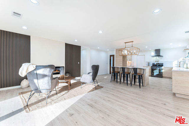 2193 Trinway Avenue photo 4