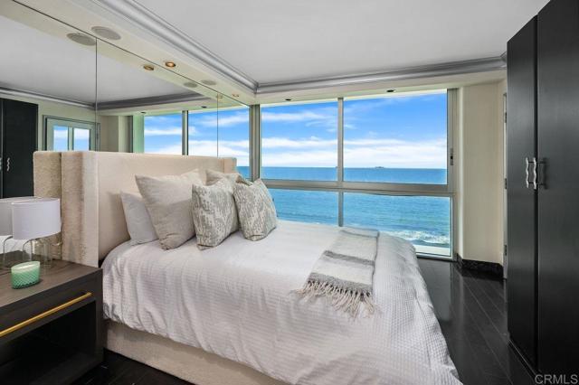1760 Avenida del Mundo, Coronado CA: https://media.crmls.org/mediaz/5eebc689-fc5d-42cb-a289-44ba710d2eec.jpg