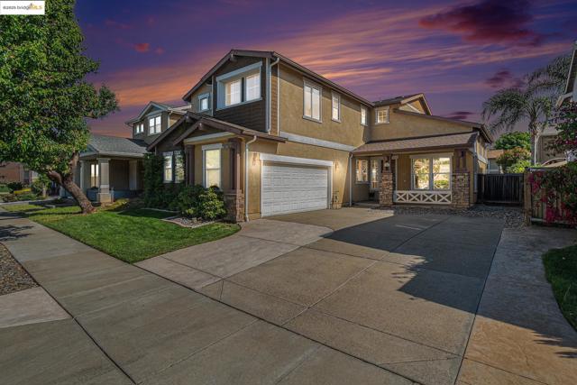 1008 Finn Way, Brentwood CA: https://media.crmls.org/mediaz/5eebd4b0-b888-4a81-a532-2f6dad1d0f0f.jpg