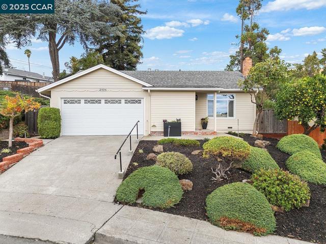 2326 Bramble Ct, Castro Valley CA: https://media.crmls.org/mediaz/5eec90ab-0b33-4590-b0de-8e404ee29f0c.jpg