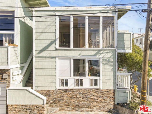 4400 Ocean Drive, Manhattan Beach CA: https://media.crmls.org/mediaz/5eecde0a-7187-4634-828f-3a9b96ae7f5d.jpg