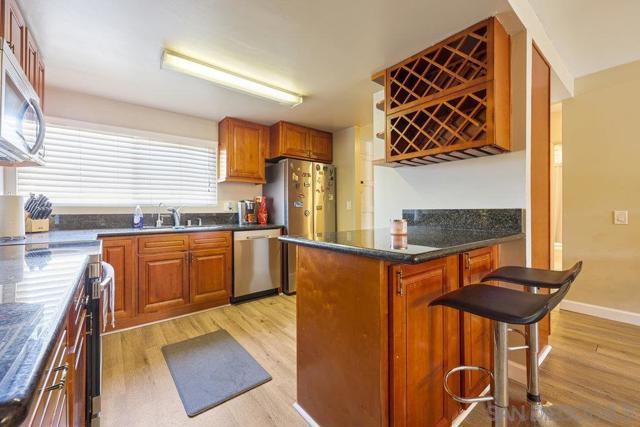 8741 Lake Murray Blvd, UNIT 8, San Diego CA: https://media.crmls.org/mediaz/5eed09ce-18a9-4504-b28f-ef8b29bd3d74.jpg
