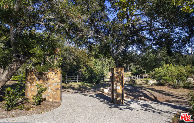 1790 Glen Oaks Drive, Santa Barbara CA: https://media.crmls.org/mediaz/5eed343f-1d9a-4ddd-96c1-be8ddf3513c7.jpg
