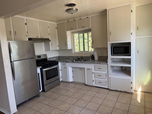 3705 3707 Jill Lane, La Mesa CA: https://media.crmls.org/mediaz/5eed42e6-f018-42cb-957d-d3ff3ae1955a.jpg