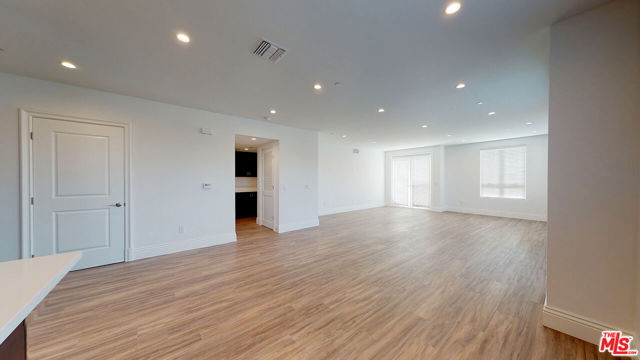 8700 Chalmers Drive, Los Angeles CA: https://media.crmls.org/mediaz/5eed5bab-541d-45f0-a501-1d7bce5d01bf.jpg