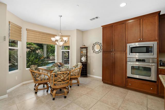 Image 13 of 44 For 2625 Emerald Oaks Gln