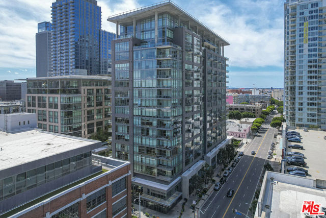 1100 S Hope Street, Los Angeles CA: https://media.crmls.org/mediaz/5eed923c-ecdb-44f4-85b1-9b77abe0e627.jpg