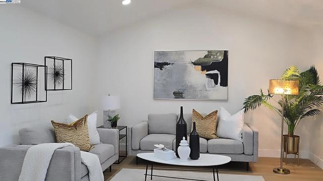 103 Hayes Ave, San Jose CA: https://media.crmls.org/mediaz/5eedd9e4-f02e-4627-b7b4-bb995e720f0c.jpg