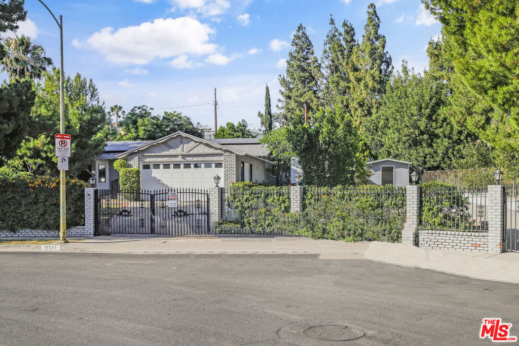 15541 Harvest Street