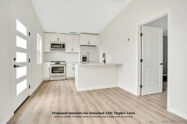 2146 Franklin Ave, San Diego CA: https://media.crmls.org/mediaz/5eee7068-ced9-42de-9014-a188d39db040.jpg