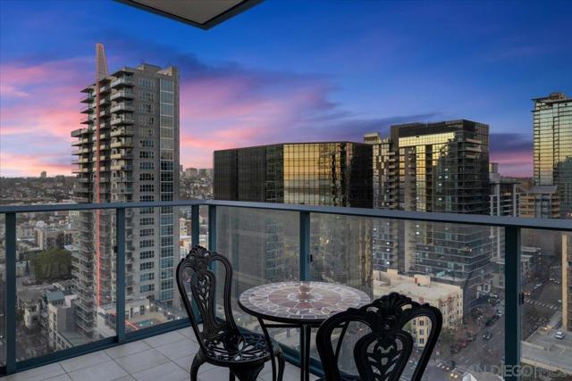 1388 Kettner Blvd, San Diego CA: https://media.crmls.org/mediaz/5eee7f1d-4f38-4097-b335-286b9fe5f742.jpg