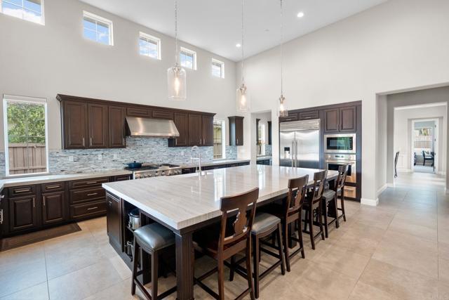 956 Urania Avenue, Encinitas CA: https://media.crmls.org/mediaz/5eeea07a-ee9e-4c64-b5d2-d0d1d2892916.jpg