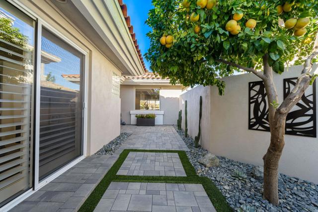 770 Deer Haven Circle, Palm Desert CA: https://media.crmls.org/mediaz/5eeeb133-f557-4ce9-a3e2-bc57a07724fd.jpg