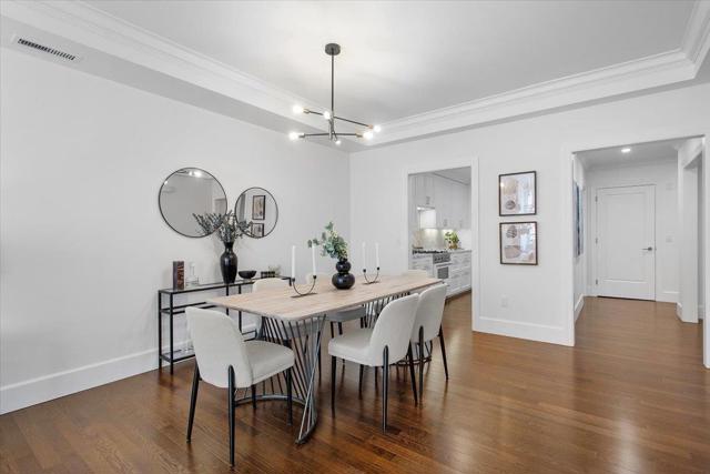 1645 Pacific Avenue, San Francisco CA: https://media.crmls.org/mediaz/5eeed10d-2612-42fd-aced-24afdb616378.jpg