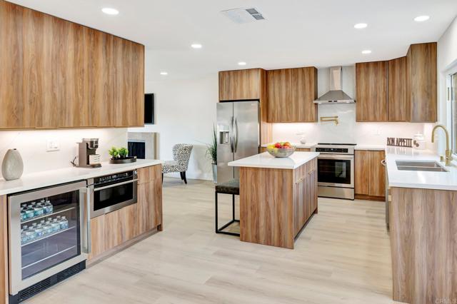 Detail Gallery Image 10 of 46 For 6745 Mewall Dr, San Diego,  CA 92119 - 4 Beds | 3/1 Baths