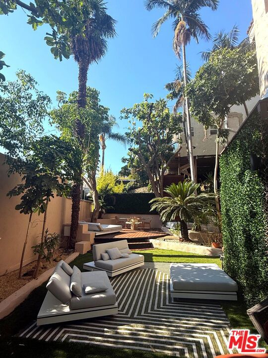 2066 GLENCOE Way, Los Angeles CA: https://media.crmls.org/mediaz/5eefa882-349f-43ab-9a55-ecd34854a1d7.jpg