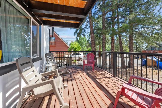 138 Leonard Lane, Sugarloaf CA: https://media.crmls.org/mediaz/5ef00be7-8e4d-461a-b443-c3e1a45c77ff.jpg