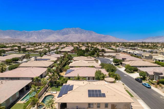 68 Via Del Pienza, Rancho Mirage CA: https://media.crmls.org/mediaz/5ef01413-f293-4379-b9b4-b2aa01647317.jpg